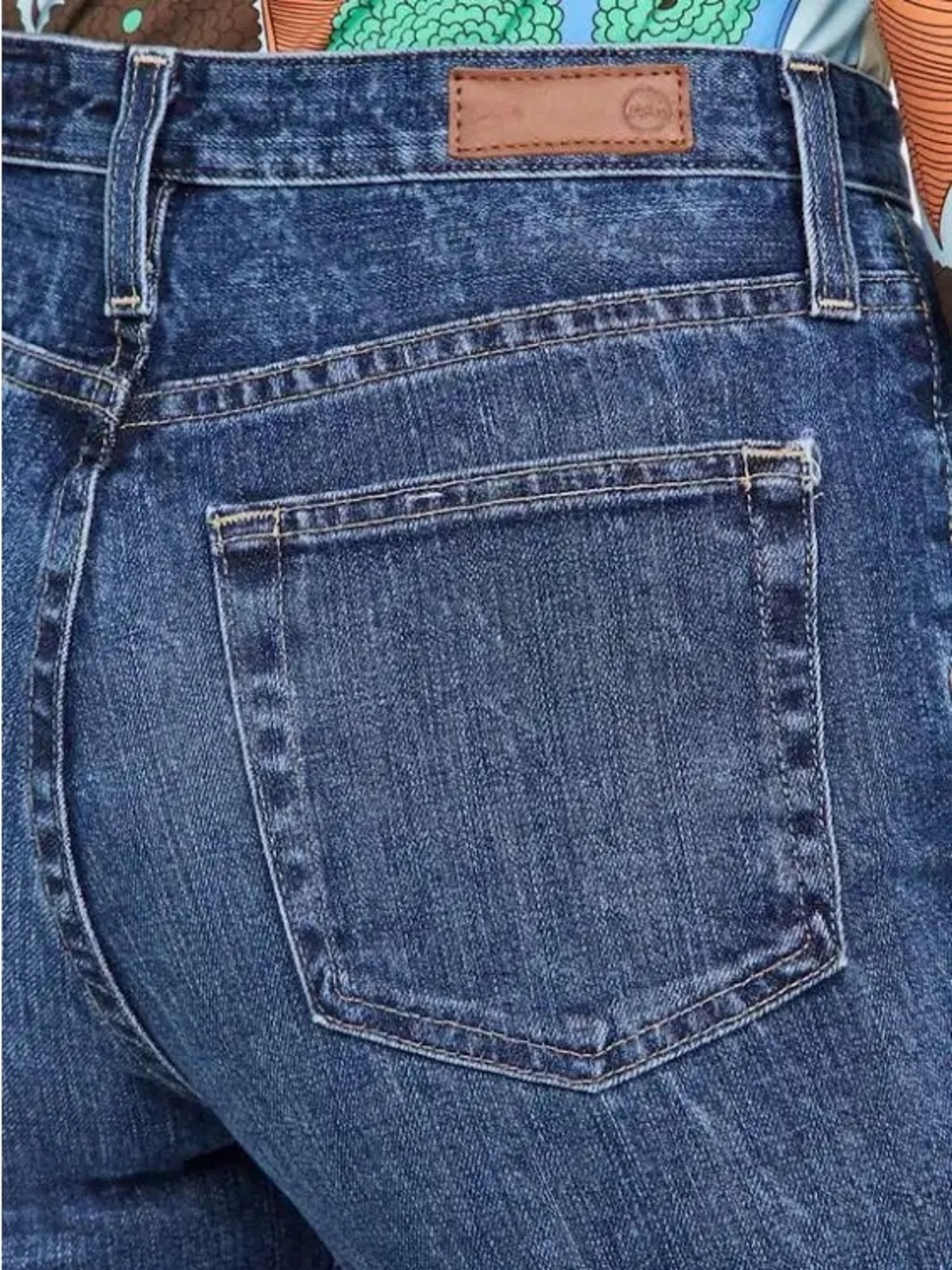 Ag ALEXXIS SLIM High Rise Vintage Fit Medium-Dark Denim. Worn once-great cond